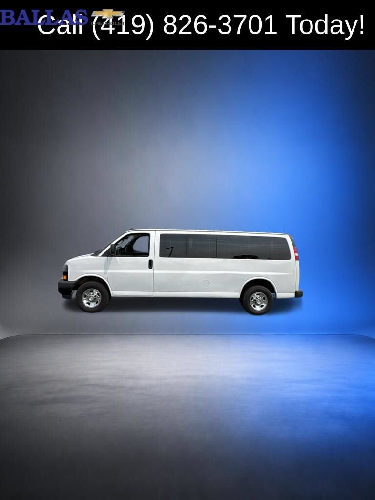 2022 Chevrolet Express Passenger 3500 1LS Swanton OH - photo 1
